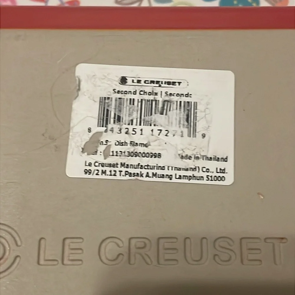 Le CREUSET 6"x6” Square Petite Stonewear Baking Dish - Flame - Picture 5 of 7